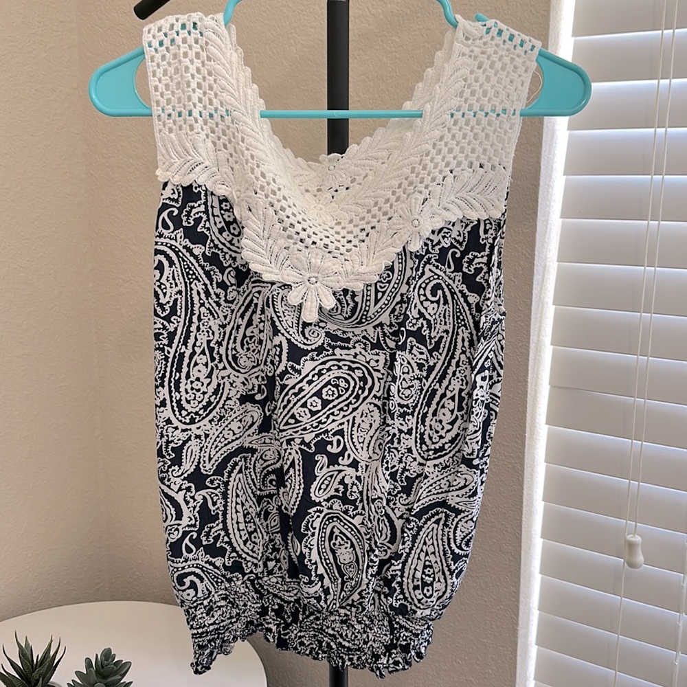 Dark blue and white top